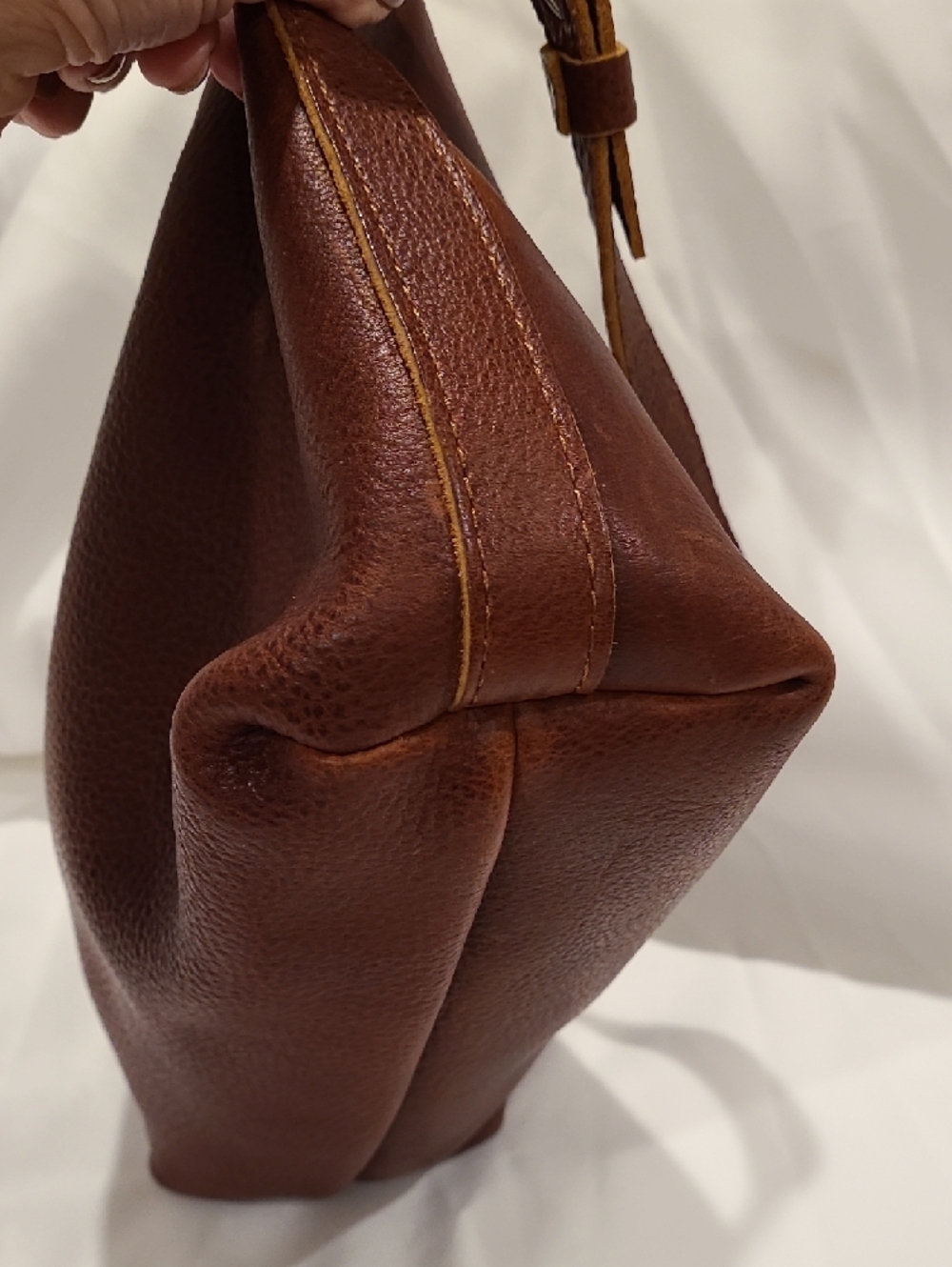 NWOT Portland Leather Slouchy Shoulder Bag - Picture 5 of 7